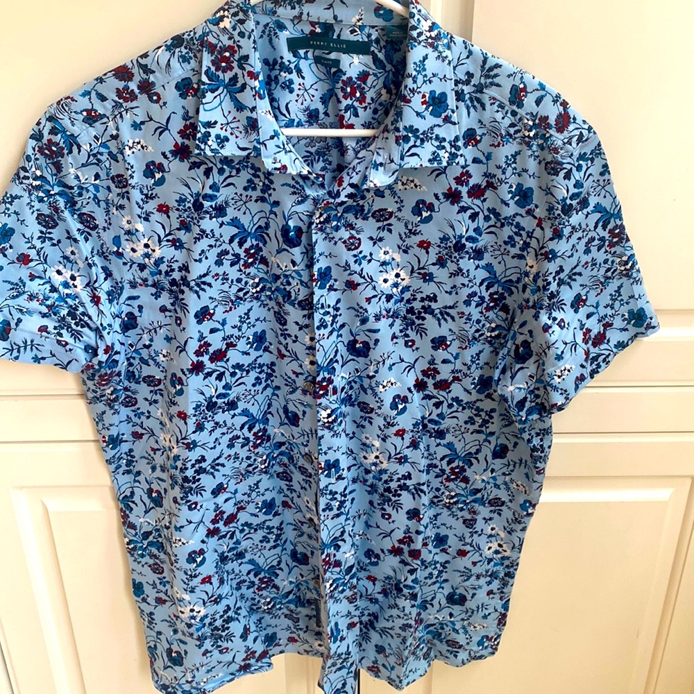 Men’s Large Perry Ellis Shirt- Like New